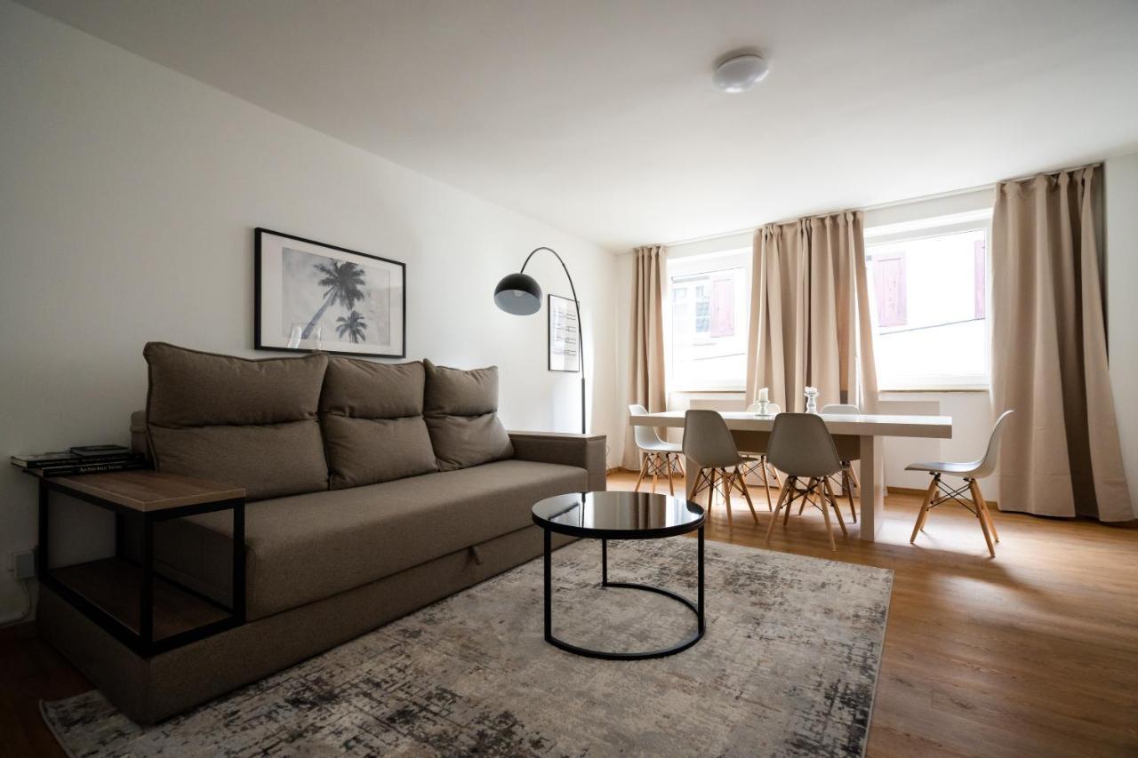 Old Town Apartment 2 Rooms/Baths — Photos 2